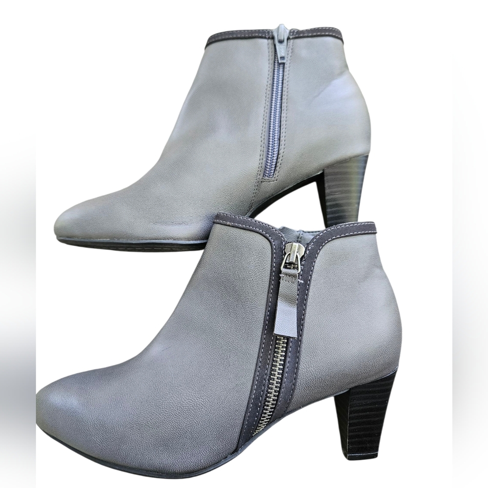 RIALTO Women's Starlight Ankle Boot 6.5